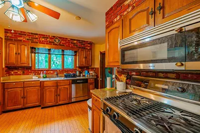33 Olive St, Revere, MA 02151 - Photo 23