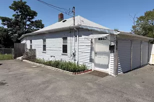 576 Sea St, Quincy, MA 02169 - Photo 1
