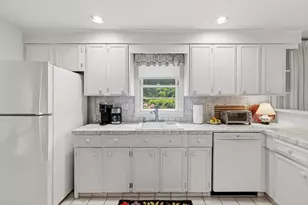 822 Whitman St, Hanson, MA 02341 - Photo 15