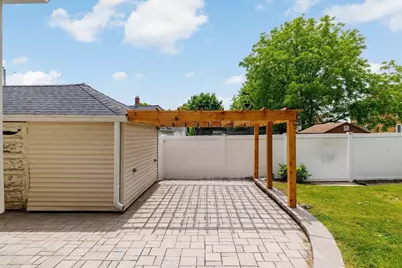 11 Everett Ave, Webster, MA 01570 - Photo 7