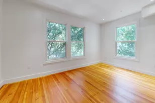 21 Regent Cir, Brookline, MA 02445 - Photo 9