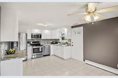 52 Augustus St, Revere, MA 02151 - Photo 5