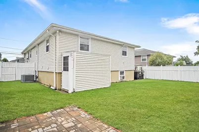 52 Augustus St, Revere, MA 02151 - Photo 13