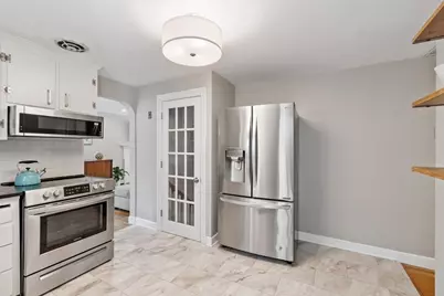 517 Pearl St, Reading, MA 01867 - Photo 9