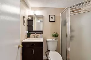 10 Lancaster Pl, Andover, MA 01810 - Photo 35