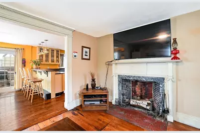 16 Middle St, Fairhaven, MA 02719 - Photo 9