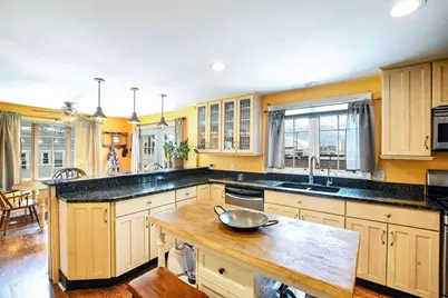 16 Middle St, Fairhaven, MA 02719 - Photo 5