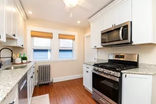 33 Pierce Ave, Boston, MA 02122 - Photo 7