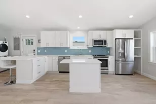 34 Underhill St, Winthrop, MA 02152 - Photo 3