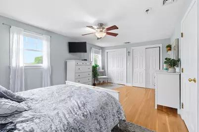 34 Washington Ave, Burlington, MA 01803 - Photo 11