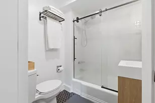 4 Derne St, Boston, MA 02114 - Photo 19