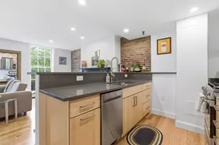 4 Derne St, Boston, MA 02114 - Photo 13
