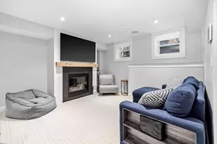 5 Wallace Ct, Boston, MA 02129 - Photo 27
