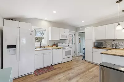 38 Agawam Lake Shore Dr, Wareham, MA 02571 - Photo 11