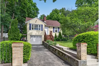 4 Irving St, Stoneham, MA 02180 - Photo 7