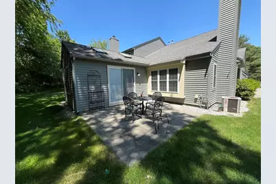 600 Ridgefield Cir #A, Clinton, MA 01510 - Photo 3