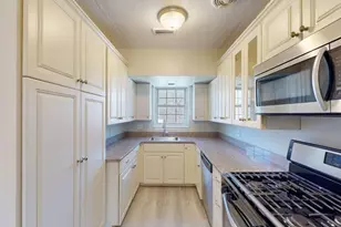 137 Lake Shore Rd, Boston, MA 02135 - Photo 5