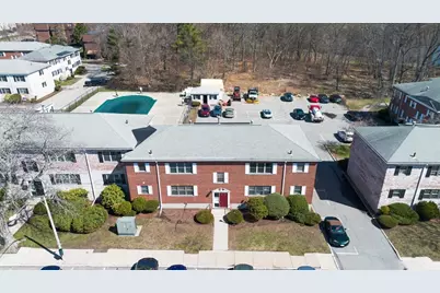 137 Lake Shore Rd #4, Boston, MA 02135 - Photo 1