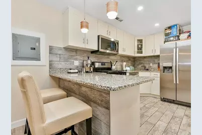 18 Juniper St #47, Brookline, MA 02445 - Photo 5