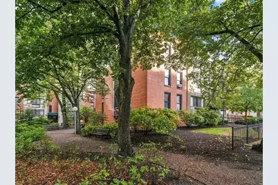 18 Juniper St #47, Brookline, MA 02445 - Photo 9