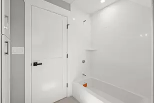 46 Lyons St, Quincy, MA 02169 - Photo 33