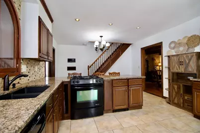 597 Chapin St, Ludlow, MA 01056 - Photo 9
