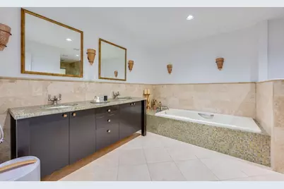 439 Dedham St #C, Newton, MA 02459 - Photo 19