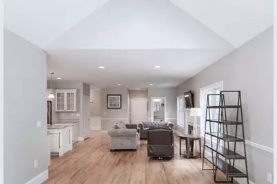 10 Larch Rd #10, Wellesley, MA 02482 - Photo 5