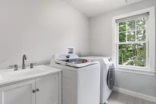 7 Howe St, Hingham, MA 02043 - Photo 27