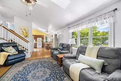 71 Cains Hill Dr, Taunton, MA 02718 - Photo 3
