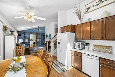 71 Cains Hill Dr, Taunton, MA 02718 - Photo 7