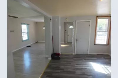 241 Tyler St, Springfield, MA 01109 - Photo 9