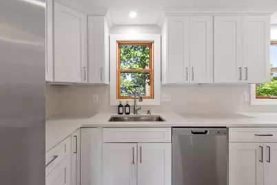 195 Lakeview Ave, Tyngsborough, MA 01879 - Photo 11