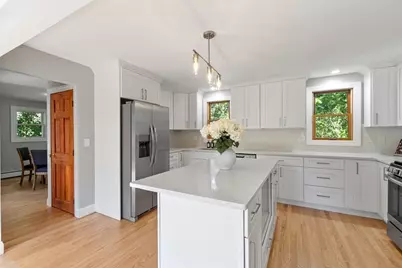 195 Lakeview Ave, Tyngsborough, MA 01879 - Photo 7