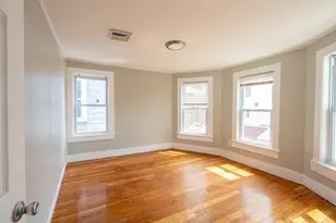 716 Lawrence St, Lowell, MA 01852 - Photo 11
