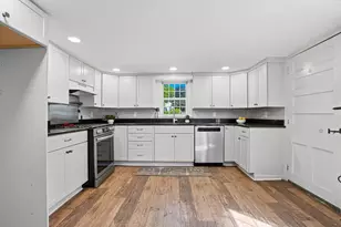 5 Pleasant St, Upton, MA 01568 - Photo 7