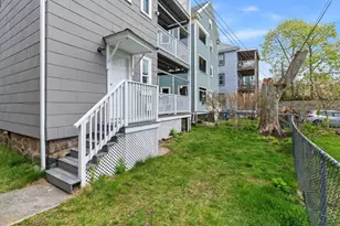 9 Spalding St, Boston, MA 02130 - Photo 15