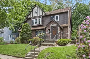 22 Ivy Rd, Belmont, MA 02478 - Photo 3