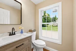 330 Leicester St, Auburn, MA 01501 - Photo 19