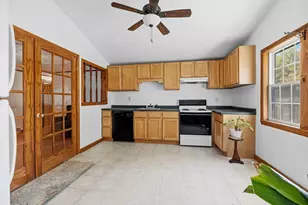 1638 Braley Rd, New Bedford, MA 02745 - Photo 3