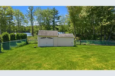 1638 Braley Rd, New Bedford, MA 02745 - Photo 15