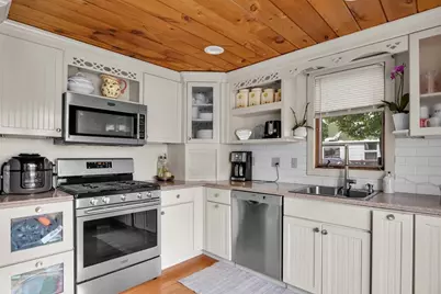 628 Broadway - Aka 628 Ward Ter, Lynnfield, MA 01940 - Photo 7