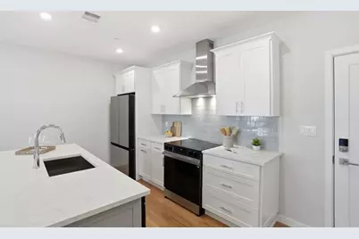 267 Old Colony #308, Boston, MA 02127 - Photo 3