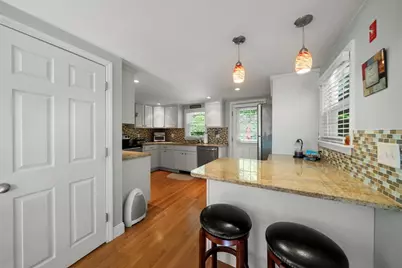 6 Shields St, Woburn, MA 01801 - Photo 5