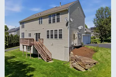 21 Seaver Farm Ln, Grafton, MA 01560 - Photo 7