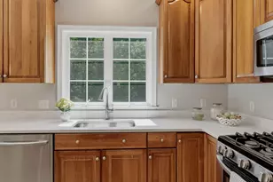 21 Seaver Farm Ln, Grafton, MA 01560 - Photo 13