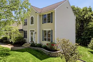 21 Seaver Farm Ln, Grafton, MA 01560 - Photo 3