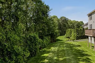 21 Seaver Farm Ln, Grafton, MA 01560 - Photo 5