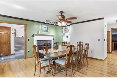 25 Thomas Pl, Leominster, MA 01453 - Photo 9