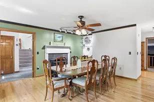 25 Thomas Pl, Leominster, MA 01453 - Photo 9